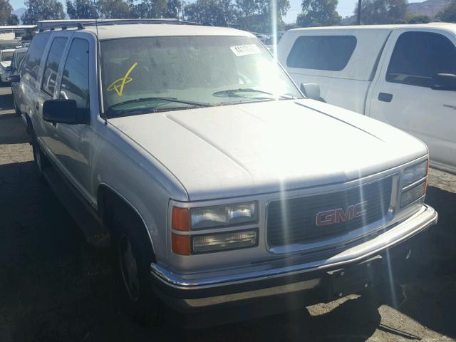 1GKEC16R6VJ729702 - 1997 GMC SUBURBAN C SILVER photo 1