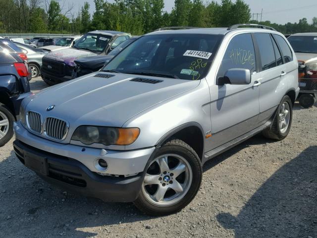 WBAFB33501LH12957 - 2001 BMW X5 4.4I GRAY photo 2