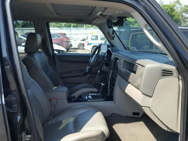 1J8HG48N96C149089 - 2006 JEEP COMMANDER BLACK photo 5