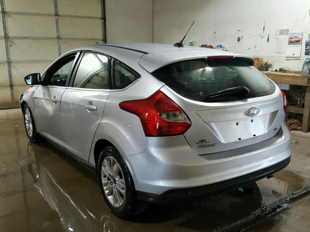 1FAHP3M2XCL283768 - 2012 FORD FOCUS SILVER photo 3