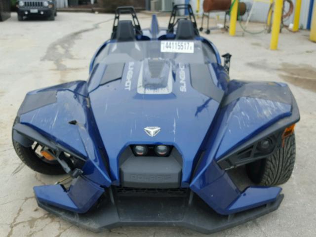 57XAAPFA2H8122695 - 2017 POLARIS SLINGSHOT BLUE photo 7