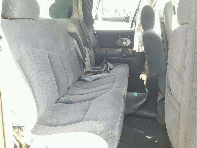 1GCHC29G42E274300 - 2002 CHEVROLET SILVERADO WHITE photo 6