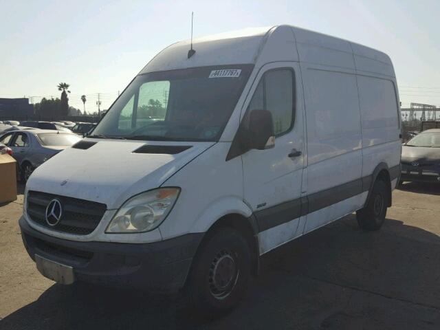 WD3PE7CC7A5486884 - 2010 MERCEDES-BENZ SPRINTER 2 WHITE photo 2