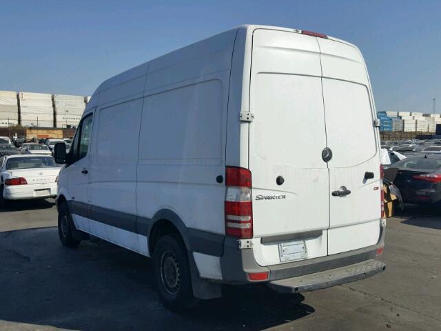 WD3PE7CC7A5486884 - 2010 MERCEDES-BENZ SPRINTER 2 WHITE photo 3