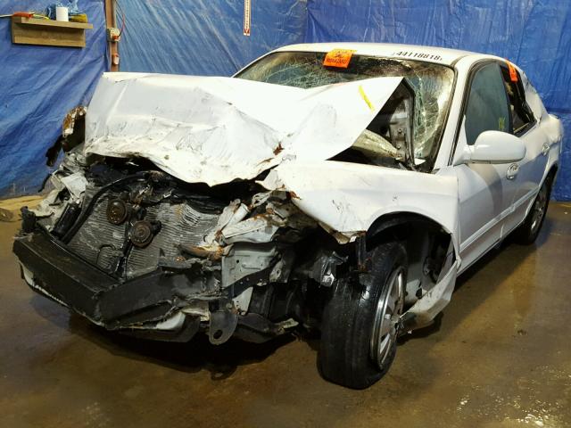 KNAGD124115052697 - 2001 KIA OPTIMA MAG WHITE photo 2