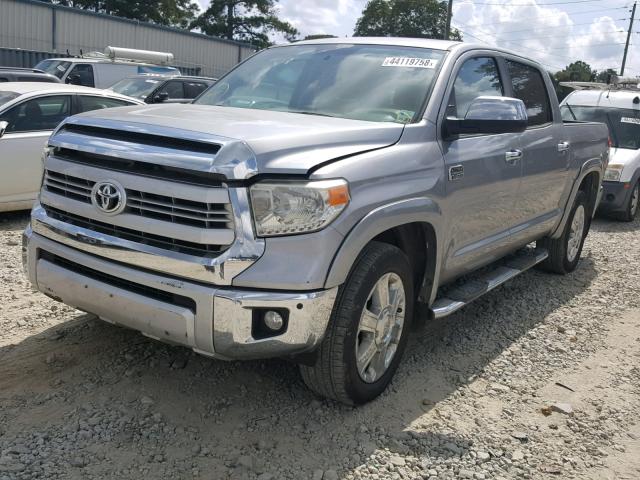 5TFGY5F18EX164146 - 2014 TOYOTA TUNDRA CRE Silber Foto 2
