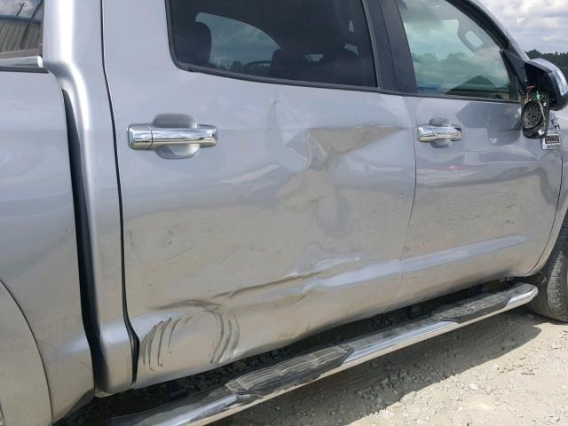 5TFGY5F18EX164146 - 2014 TOYOTA TUNDRA CRE Silber Foto 9