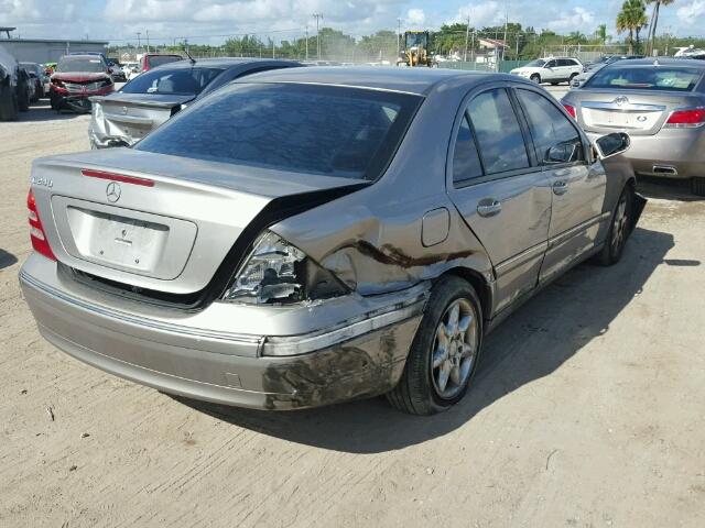 WDBRF61J83A474355 - 2003 MERCEDES-BENZ C 240 GRAY photo 4