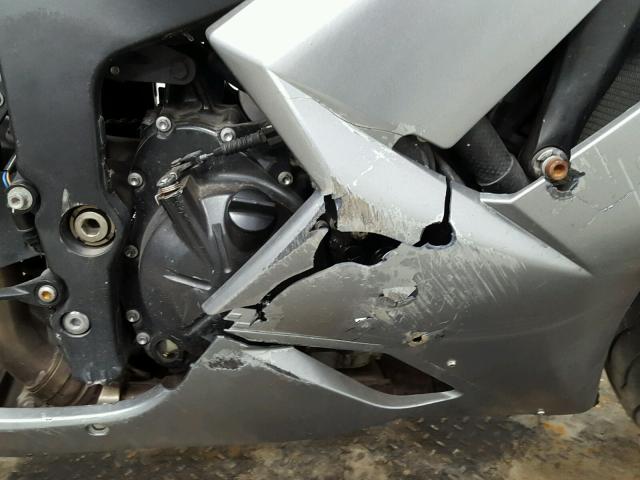 JKAZX4P127A015221 - 2007 KAWASAKI ZX600 SILVER photo 5