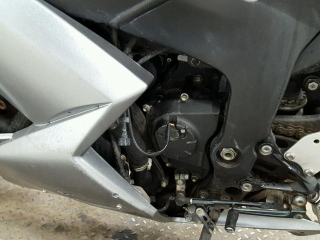 JKAZX4P127A015221 - 2007 KAWASAKI ZX600 SILVER photo 6