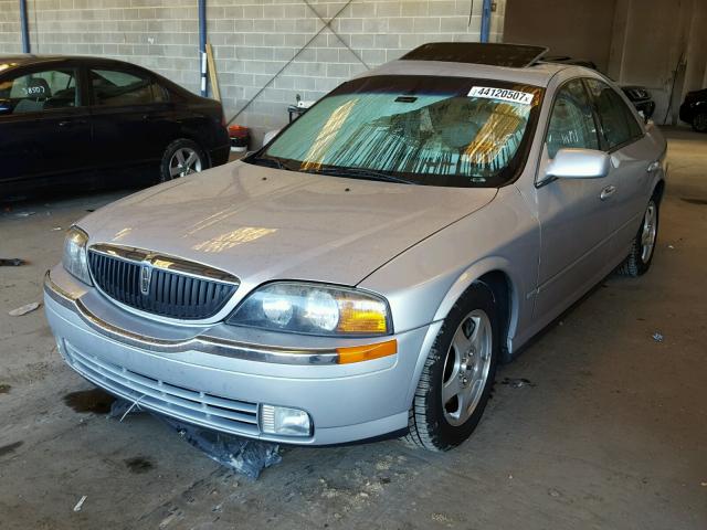 1LNHM86S31Y624131 - 2001 LINCOLN LS SILVER photo 2