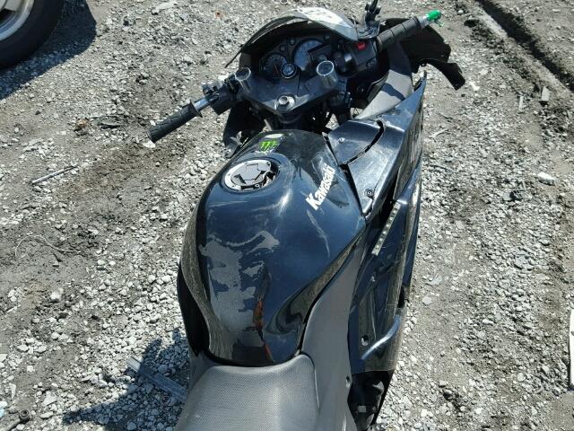 JKAEXMJ159DA18853 - 2009 KAWASAKI EX250 J BLACK photo 5