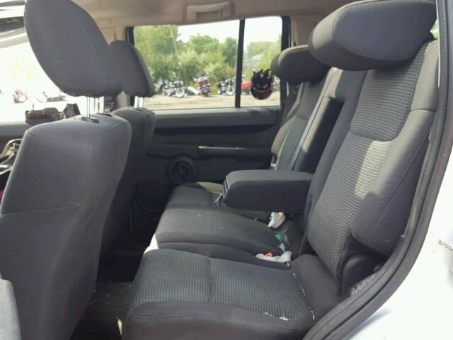 1J8HG48K38C149579 - 2008 JEEP COMMANDER SILVER photo 6