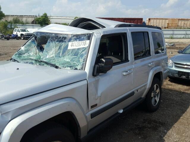 1J8HG48K38C149579 - 2008 JEEP COMMANDER SILVER photo 9