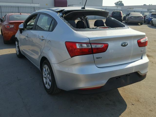 KNADM4A35H6005562 - 2017 KIA RIO SILVER photo 3