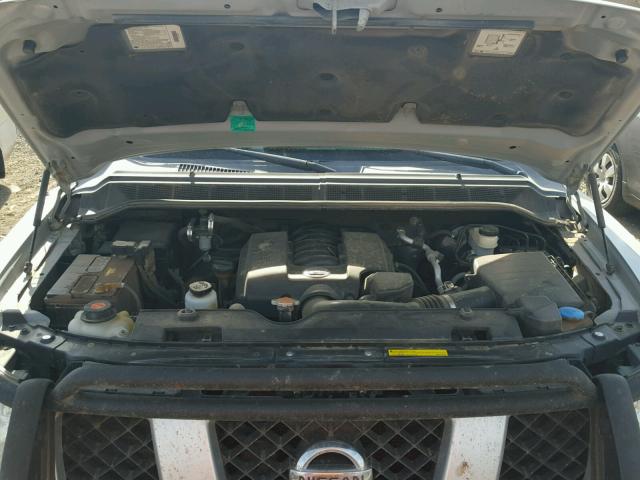 1N6AA06BX5N570735 - 2005 NISSAN TITAN XE SILVER photo 7