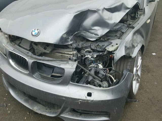 WBAUC7C5XAVK96395 - 2010 BMW 135 I GRAY photo 9