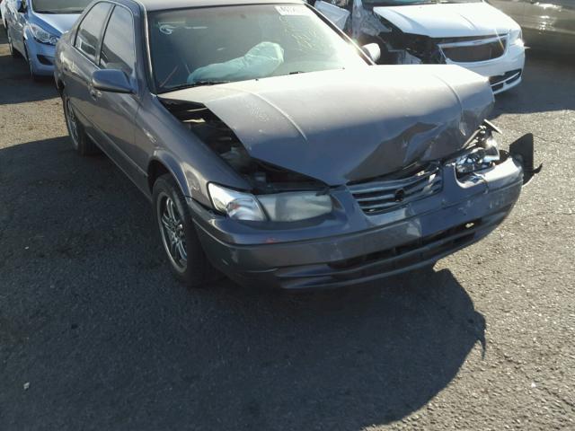 JT2BG22K0W0112300 - 1998 TOYOTA CAMRY CE GRAY photo 1