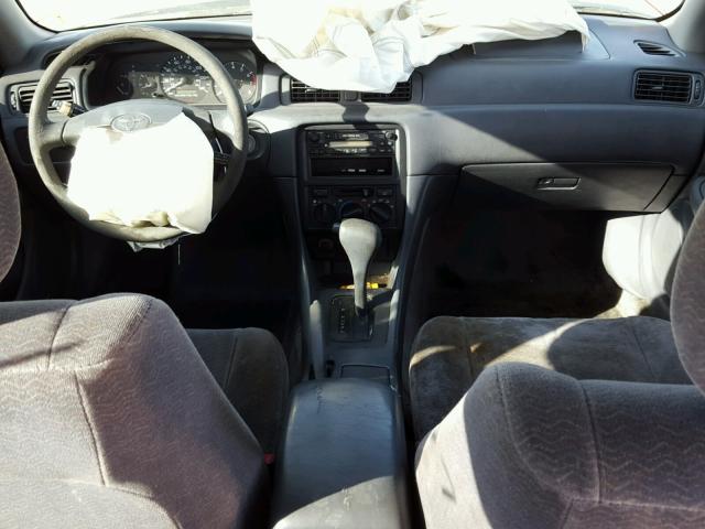 JT2BG22K0W0112300 - 1998 TOYOTA CAMRY CE GRAY photo 9