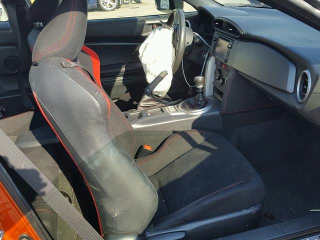 JF1ZNAA19F9708831 - 2015 TOYOTA SCION FR-S ნარინჯისფერი ფოტო 5