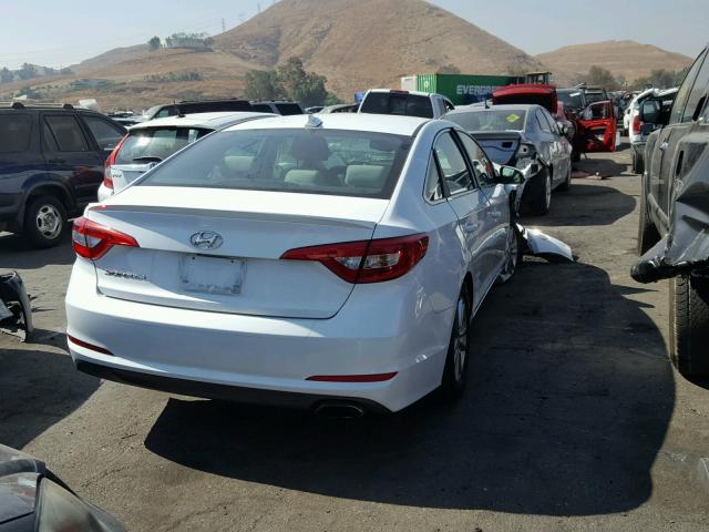 5NPE24AF8GH397125 - 2016 HYUNDAI SONATA SE WHITE photo 4