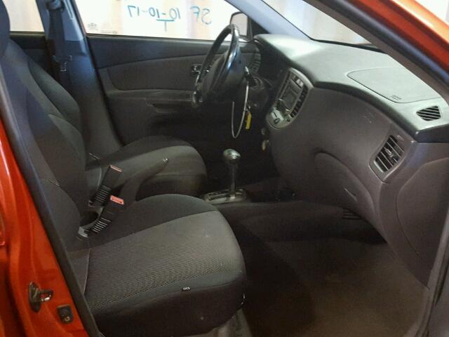 KNADE163066170467 - 2006 KIA RIO ORANGE photo 5