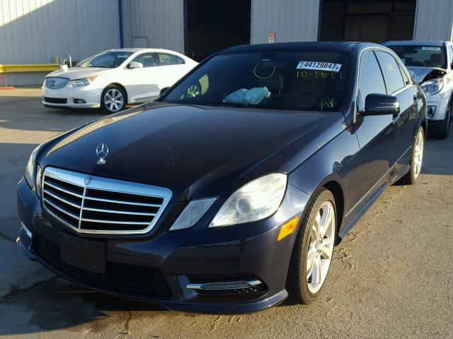 WDDHF5KB4DA747345 - 2013 MERCEDES-BENZ E BLUE photo 2