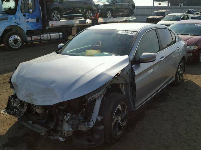 1HGCR2F3XHA016617 - 2017 HONDA ACCORD SILVER photo 2