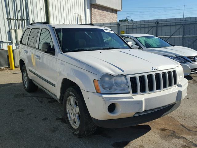 1J8GS48K17C579698 - 2007 JEEP GRAND CHER WHITE photo 1