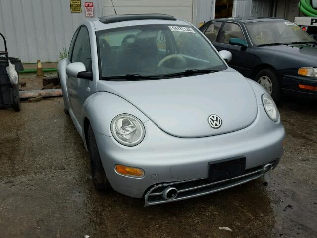 3VWCB21C32M424913 - 2002 VOLKSWAGEN NEW BEETLE 银色 照片 1