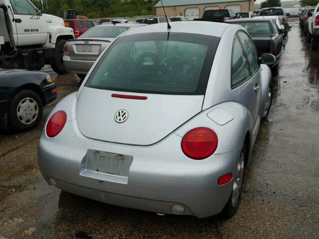 3VWCB21C32M424913 - 2002 VOLKSWAGEN NEW BEETLE 银色 照片 4