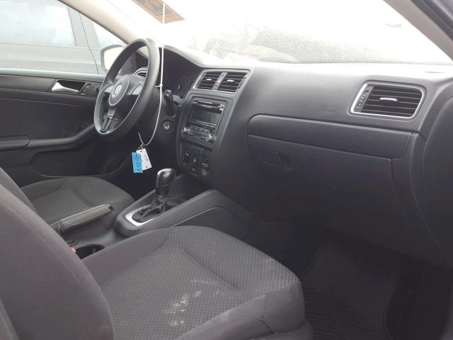 3VW2K7AJ0EM287277 - 2014 VOLKSWAGEN JETTA BASE SILVER photo 5