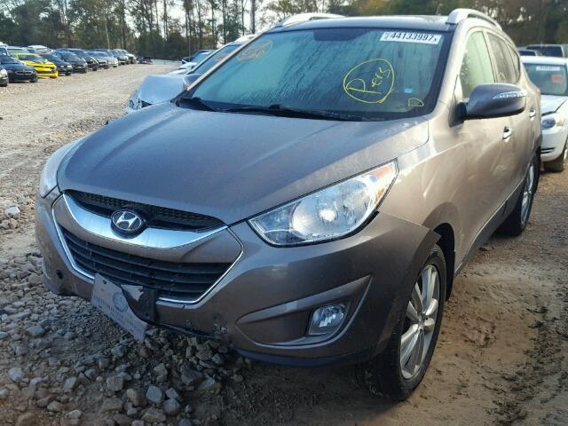 KM8JUCACXBU309758 - 2011 HYUNDAI TUCSON BROWN photo 2