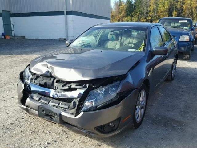 3FAHP0HA4CR105064 - 2012 FORD FUSION SE GRAY photo 2