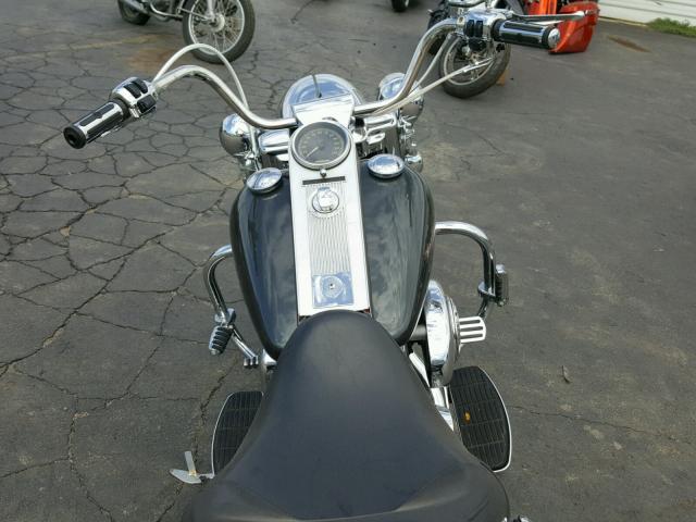 1HD1FBW115Y645360 - 2005 HARLEY-DAVIDSON FLHRI GRAY photo 5