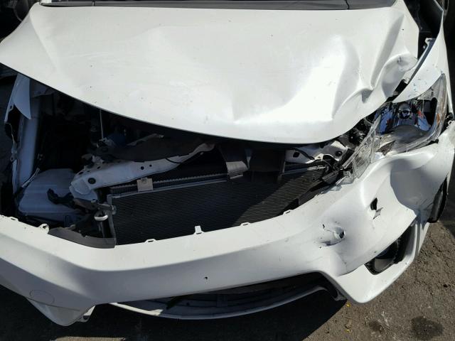 3HGGK5H9XGM702943 - 2016 HONDA FIT EX WHITE photo 7