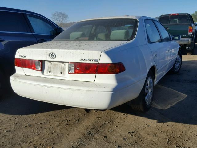 4T1BG22KXYU948226 - 2000 TOYOTA CAMRY CE WHITE photo 4