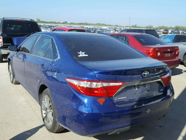 4T1BF1FK7FU923921 - 2015 TOYOTA CAMRY BLUE photo 3