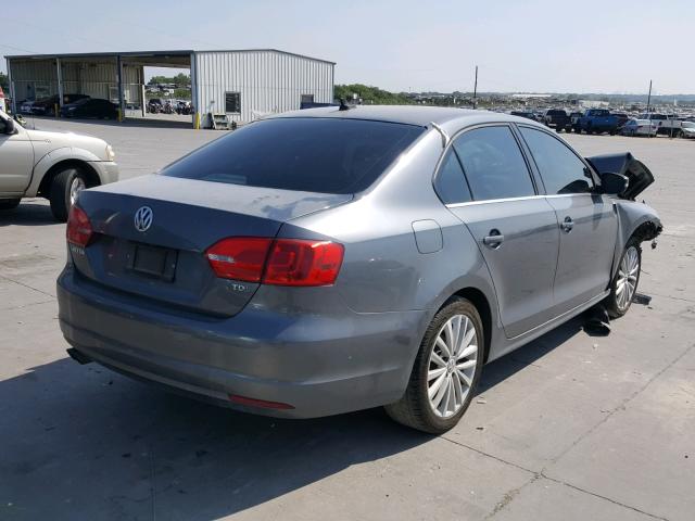 3VWLL7AJ5EM398375 - 2014 VOLKSWAGEN JETTA TDI GRAY photo 4