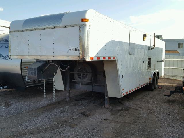 40LW532201P069074 - 2001 UTILITY TRAILER WHITE photo 2