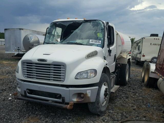 1FVACXDU5FHGH3798 - 2015 FREIGHTLINER M2 106 MED WHITE photo 2