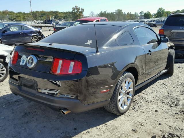 1ZVBP8AN8A5175871 - 2010 FORD MUSTANG BLACK photo 4