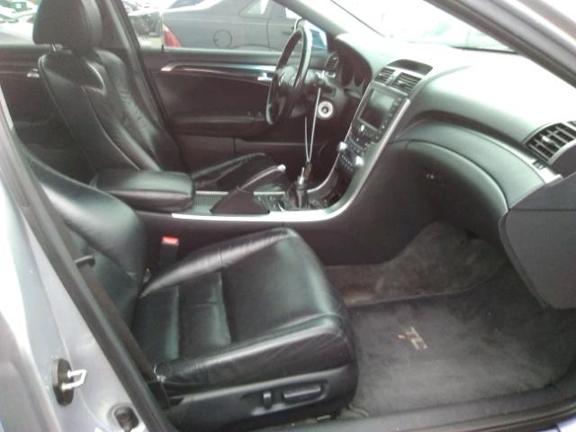 19UUA65595A070119 - 2005 ACURA TL SILVER photo 5