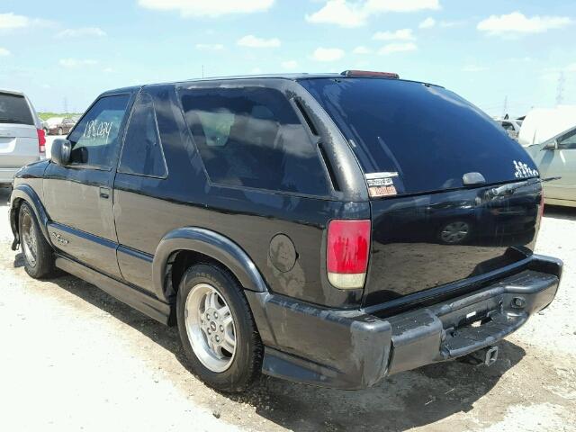 1GNCS18WX2K127942 - 2002 CHEVROLET BLAZER BLACK photo 3