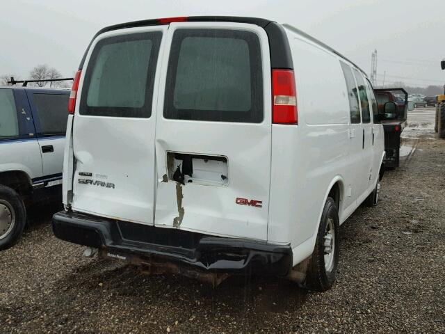 1GTZGFBG8A1100391 - 2010 GMC SAVANA G25 WHITE photo 4