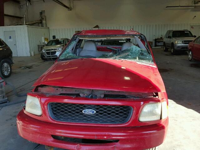 1FTZF1721WKB65734 - 1998 FORD F150 RED photo 9