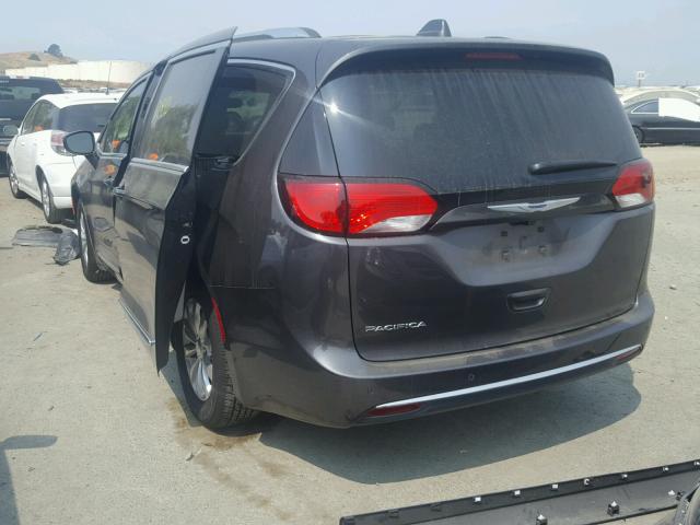 2C4RC1BG2JR101126 - 2018 CHRYSLER PACIFICA T GRAY photo 3