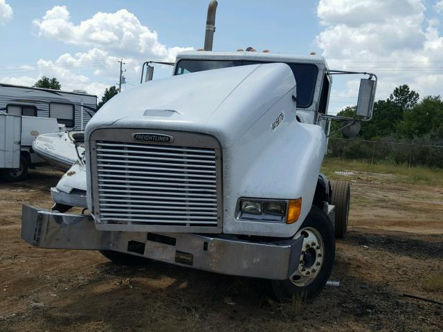 1FUBABA803LK43809 - 2003 FREIGHTLINER CONVENTION WHITE photo 2