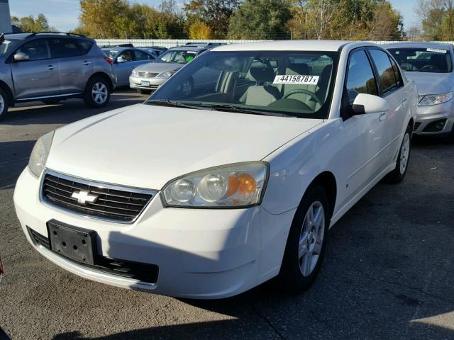 1G1ZT58N28F114790 - 2008 CHEVROLET MALIBU WHITE photo 2