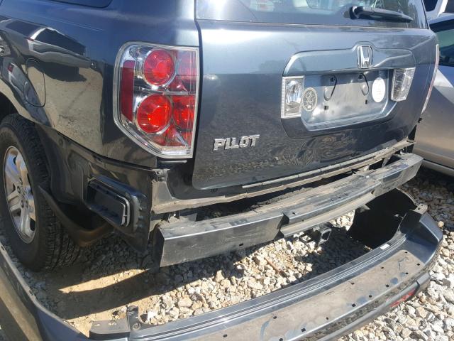 5FNYF28156B031474 - 2006 HONDA PILOT LX GRAY photo 9